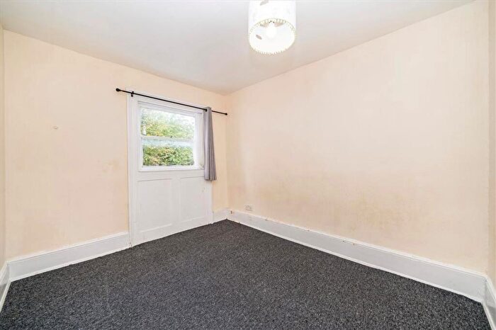2 Bedroom Flat To Rent In Brandram Road, Lee, SE13