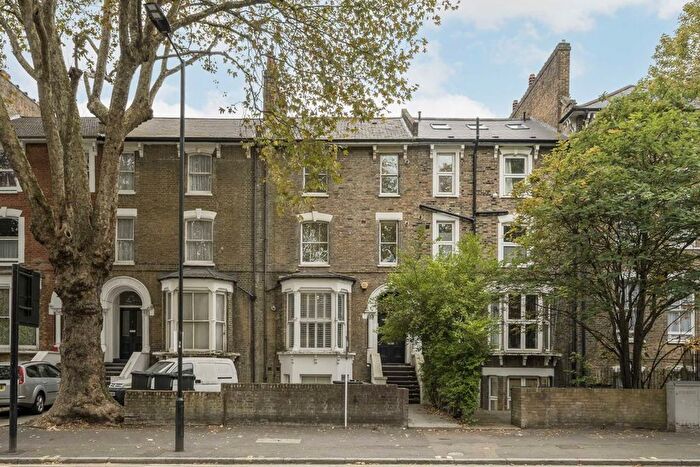 2 Bedroom Flat For Sale In Amhurst Road, Hackney, E8