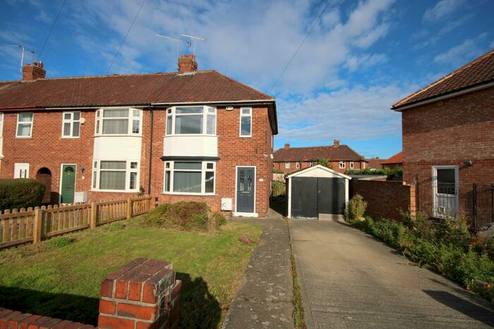 3 Bedroom Semi-Detached House To Rent In Holly Bank Road, York, YO24