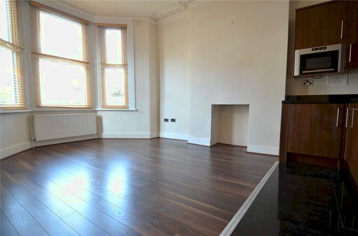 2 Bedroom Flat To Rent In Romola Road, London, SE24