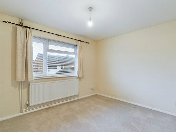 2 Bedroom Bungalow To Rent In Meadowbrook Road, Ashford, TN24