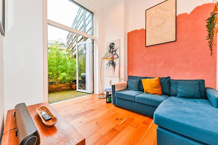 2 Bedroom Flat To Rent In Casbeard Street, Finsbury Park, London, N4