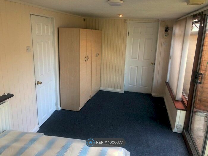 Studio To Rent In Holyrood Avenue, Harrow, HA2