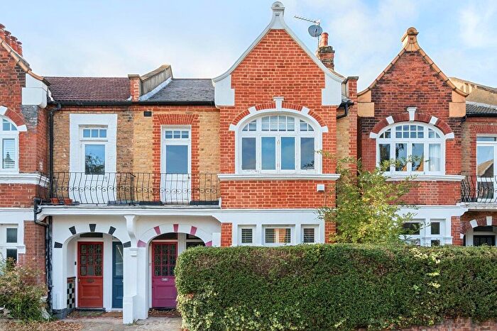 3 Bedroom Maisonette For Sale In Tressillian Road, Brockley, London, SE4