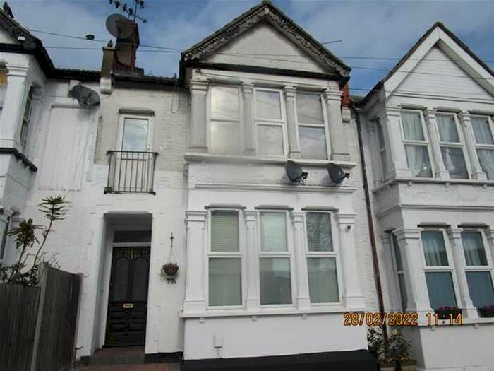 2 Bedroom Flat To Rent In Woodgrange Drive, Southend On Sea, SS1