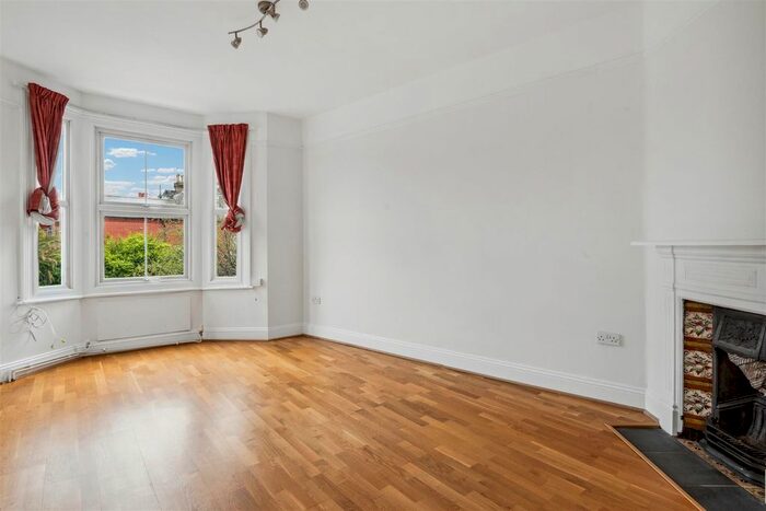 1 Bedroom Flat To Rent In Chiswick Lane, London, W4