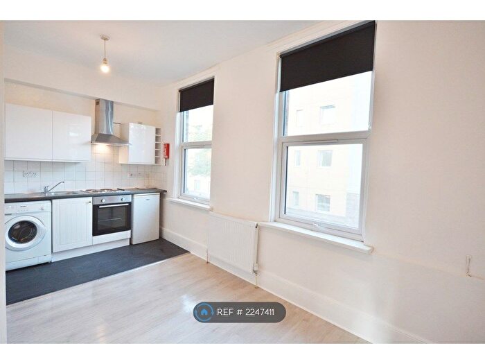 Studio To Rent In Mare Street, London, E8