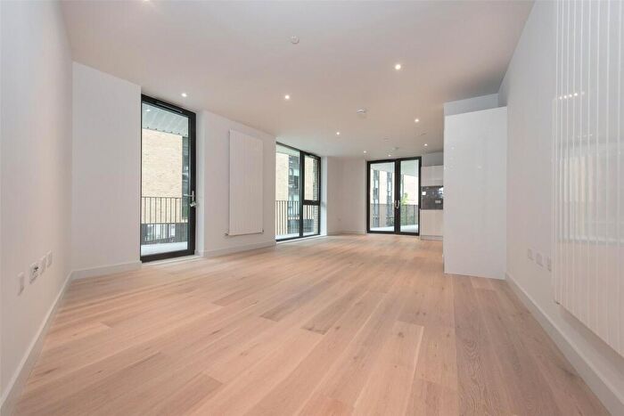 2 Bedroom Apartment To Rent In Starboard Way, London, E16