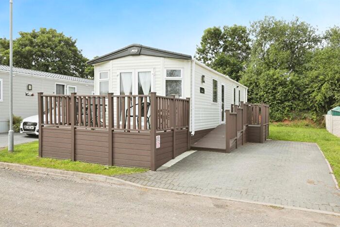 2 Bedroom Park Home For Sale In Hallcroft Road, Retford, DN22