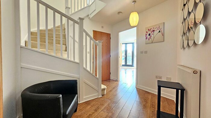 2 Bedroom Flat To Rent In Waterstone Way, Greenhithe, DA9