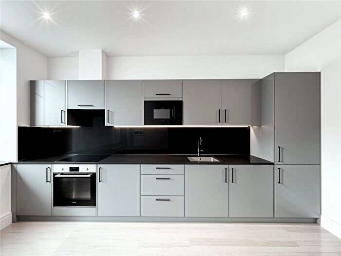 2 Bedroom Flat To Rent In Rye Close, Fleet, Hampshire, GU51