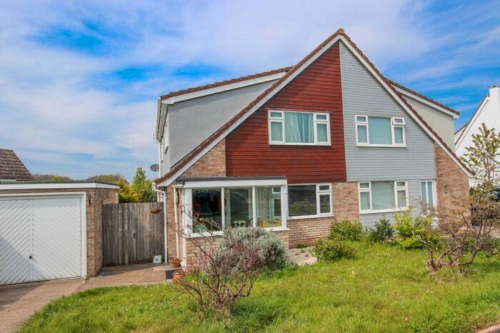 4 Bedroom Semi-Detached House To Rent In Ash Grove, Clevedon, BS21