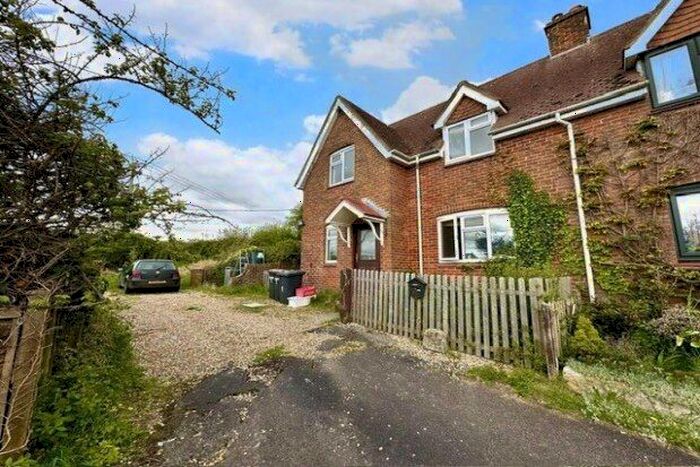 2 Bedroom Semi-Detached House To Rent In Southside Cottages, Stockbridge, SO20