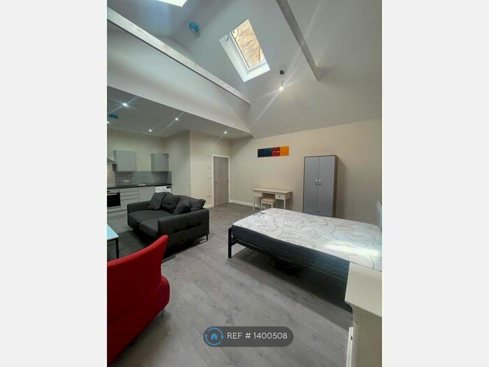 Studio To Rent In Station Road, Batley, WF17