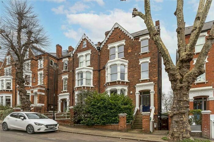 3 Bedroom Flat To Rent In Tanza Road, London, NW3