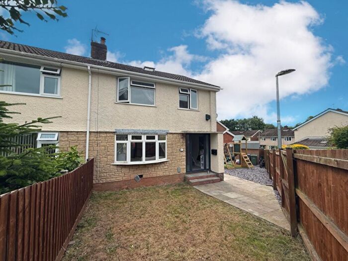 3 Bedroom Semi-Detached House For Sale In Afon Close, New Inn, Pontypool, NP4