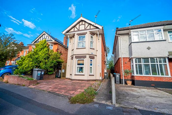 2 Bedroom Apartment To Rent In Irving Road, Bournemouth, BH6
