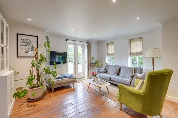 2 Bedroom Flat For Sale In George Lane, Hither Green, SE13