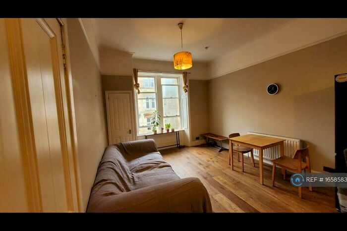 2 Bedroom Flat To Rent In Cowan Street, Glasgow, G12
