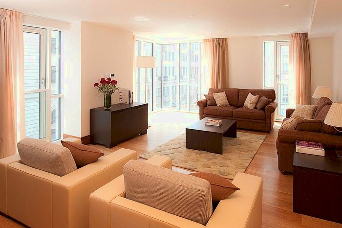 3 Bedroom Flat To Rent In Baker Street, London, NW1