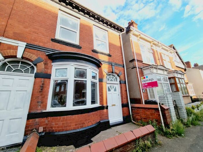 3 Bedroom House To Rent In New Road, Dudley, DY2