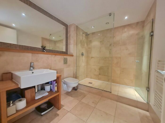 2 Bedroom Property To Rent In The Quays, Salford, M50