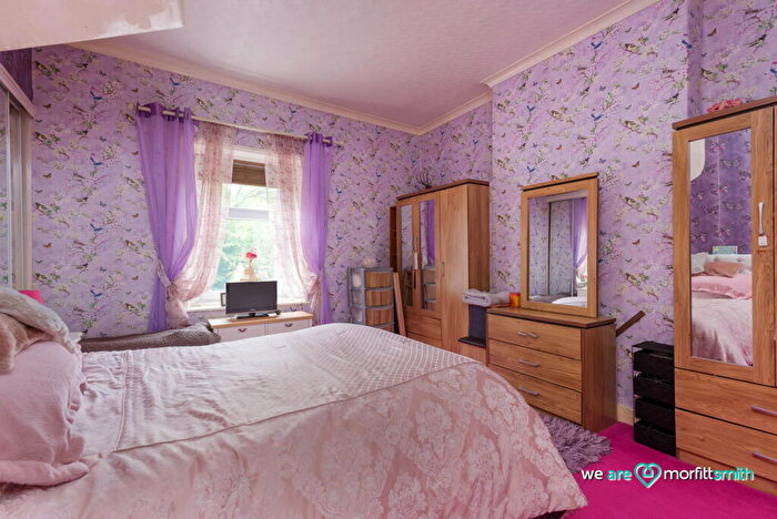 3 Bedroom End Of Terrace House For Sale In Middlewood Road North, Oughtibridge, S35