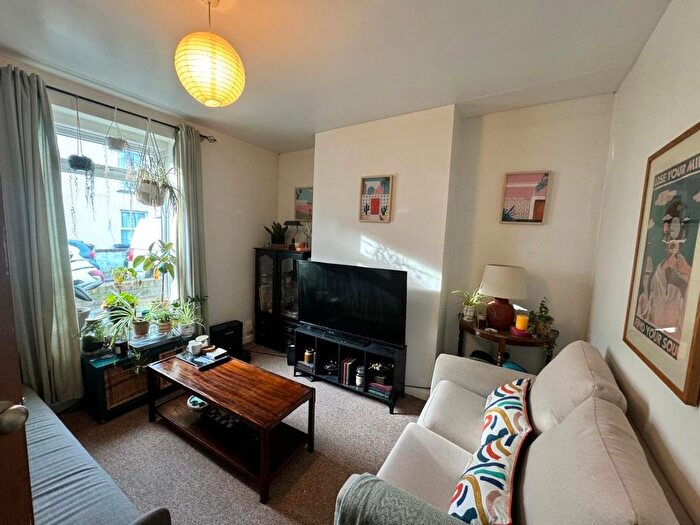 2 Bedroom End Of Terrace House To Rent In King Street, Kingswood, Bristol, BS15