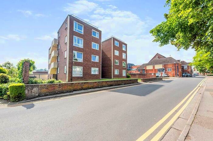 2 Bedroom Apartment To Rent In Croft Court, Grammar School Walk, Hitchin, Hertfordshire, SG5