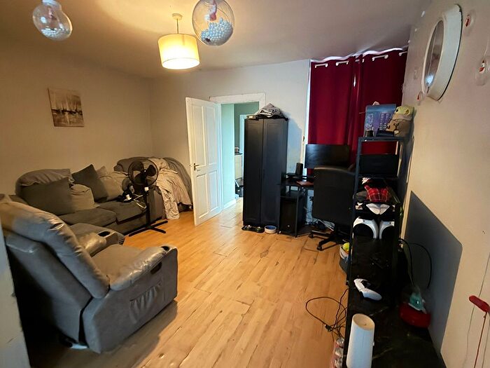 3 Bedroom Property For Sale In Hill Street, Melincourt, Neath, Neath Port Talbot., SA11