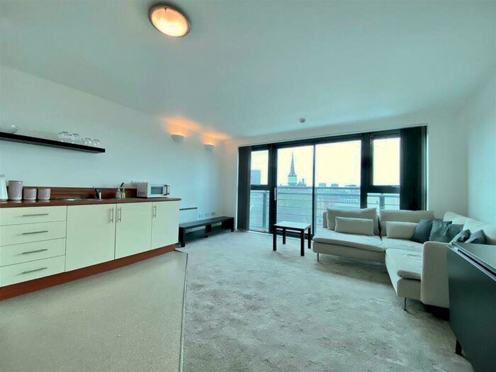 2 Bedroom Apartment To Rent In City Point, Chapel Street, Salford, M3