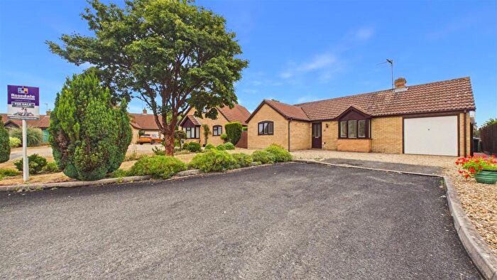 2 Bedroom Detached Bungalow For Sale In Orchard Close, Morton, Bourne, PE10