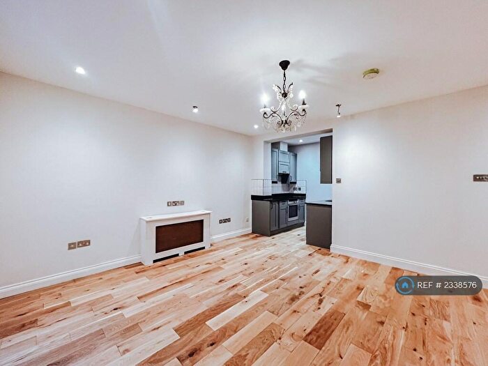 2 Bedroom Flat To Rent In Finborough Road, London, SW10