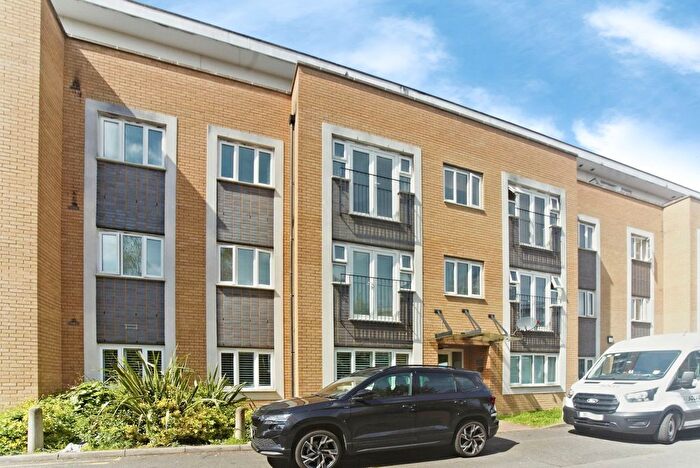 2 Bedroom Flat For Sale In Pavement Square, Croydon, Surrey, CR0