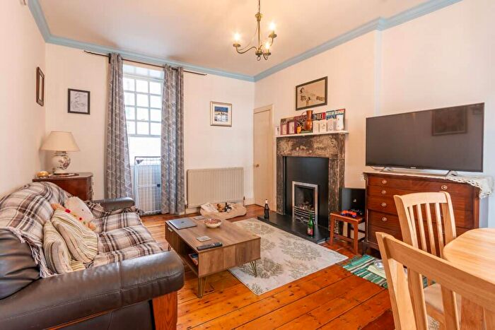 1 Bedroom Flat To Rent In L Robertson's Close, Edinburgh, EH1