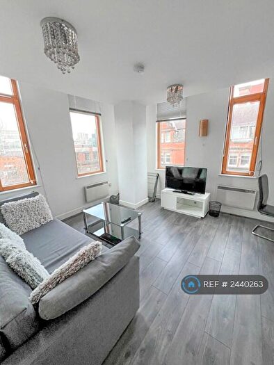 2 Bedroom Flat To Rent In Chatsworth House, Manchester, M1