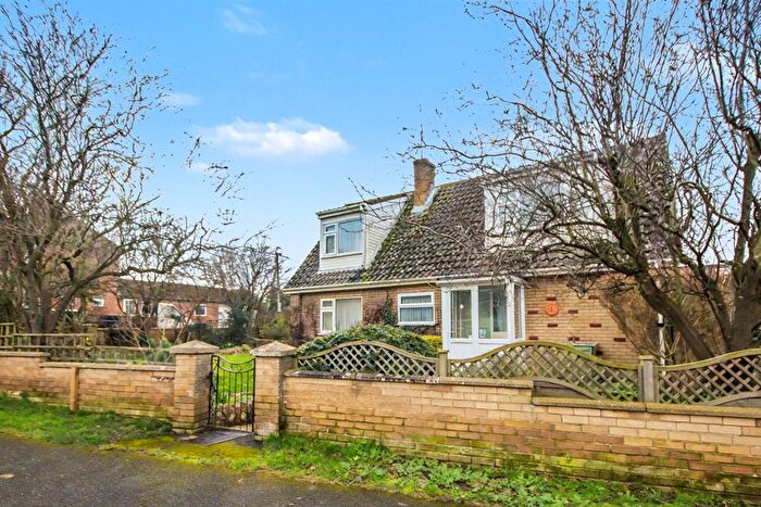 3 Bedroom Chalet For Sale In School Road, Heacham, PE31