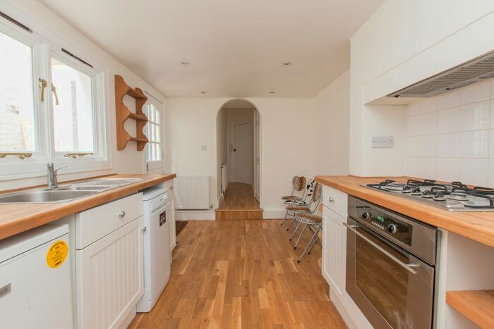 1 Bedroom Flat To Rent In Southolm Street, Battersea, London, SW11