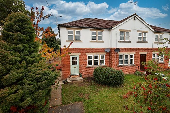 3 Bedroom End Terrace House For Sale In Sussex Avenue, Horsforth, Leeds, West Yorkshire, LS18
