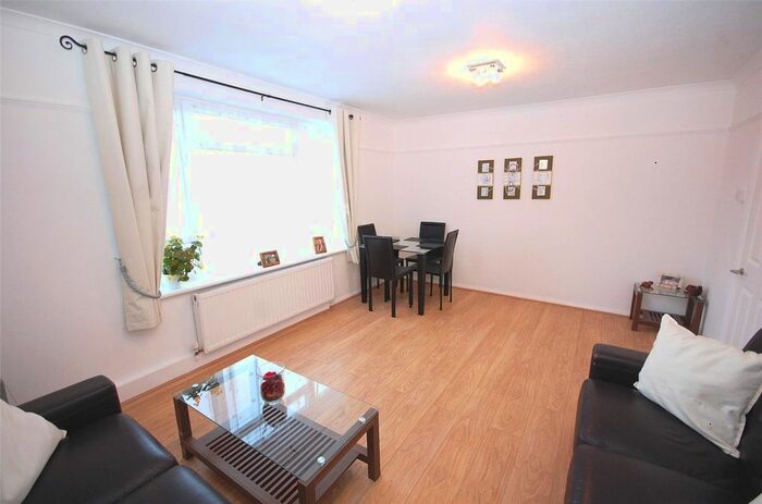 1 Bedroom Flat To Rent In Sharon Court, Alexandra Grove, North Finchley, London, N12