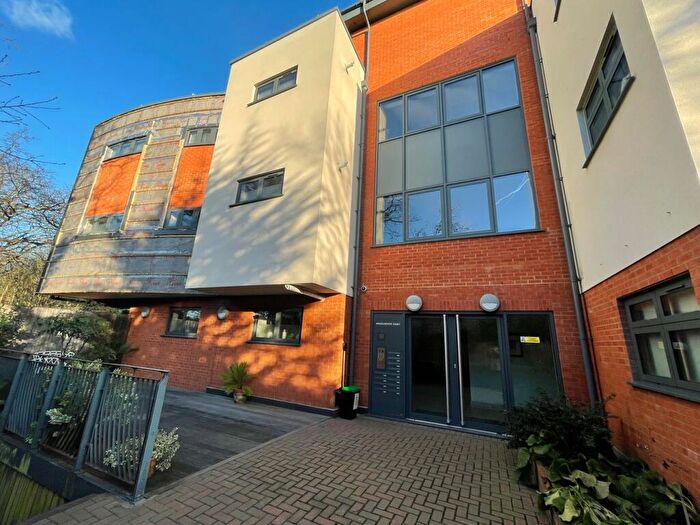 3 Bedroom Apartment To Rent In Station Approach, London, N12