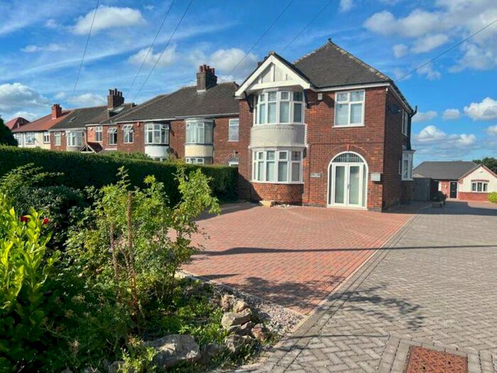 3 Bedroom Detached House To Rent In Burton Road, Swadlincote, DE11