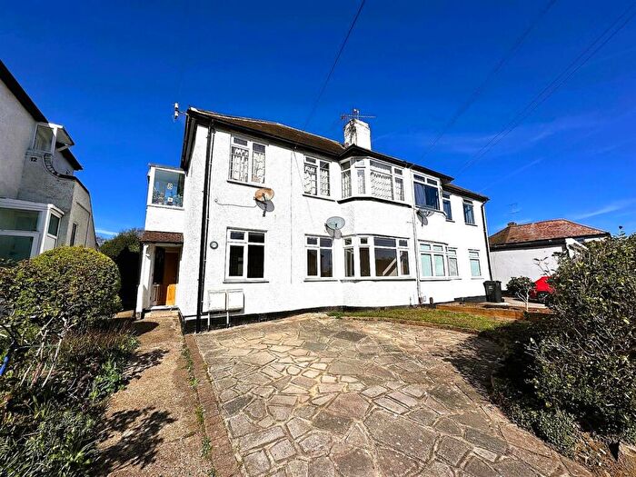 2 Bedroom Maisonette To Rent In Barnesdale Crescent, Orpington, BR5