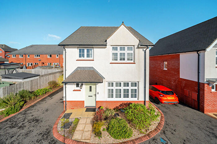 4 Bedroom Detached House For Sale In Kestrel Way, Dawlish, EX7