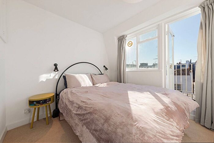 1 Bedroom Flat To Rent In Cambridge Street, Pimlico, London, SW1V