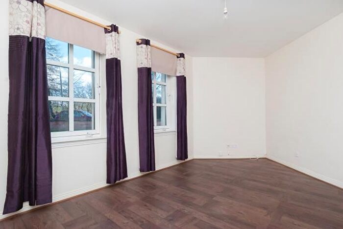 2 Bedroom Flat To Rent In Craigmillar Castle Avenue, Edinburgh, EH16