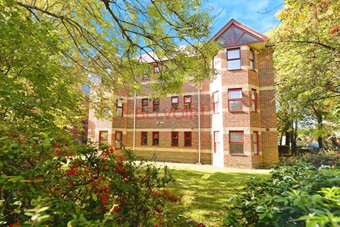 2 Bedroom Flat For Sale In Hulse Road, Banister Park, Southampton, SO15