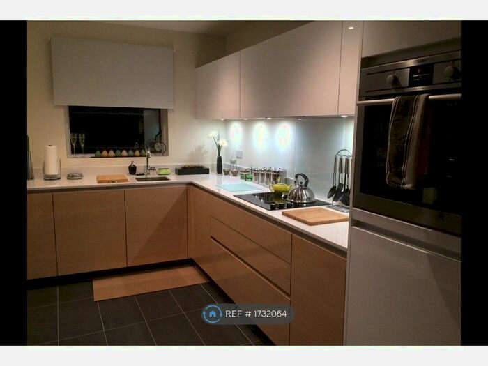 2 Bedroom Flat To Rent In Des Barres Court, London, SE10