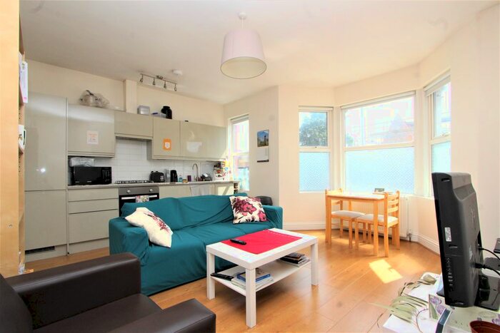 2 Bedroom Flat To Rent In Westbury Avenue, London, N22