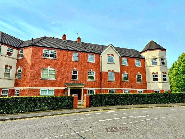 2 Bedroom Flat To Rent In Brandwood Crescent, Kings Norton, Birmingham, B30